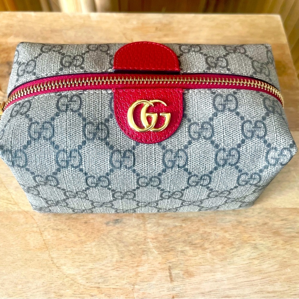 Gucci GG Supreme Monogram Ophidia Medium